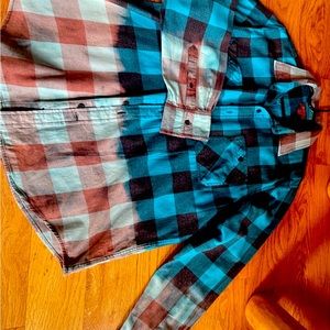 Women’s flannel shirt